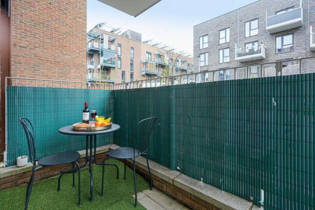 Luxury Campbell Park Apartments In Central Mk With Balcony, Free Parking & Smart Tv With Netflix By Yoko Property Milton Keynes Eksteriør bilde